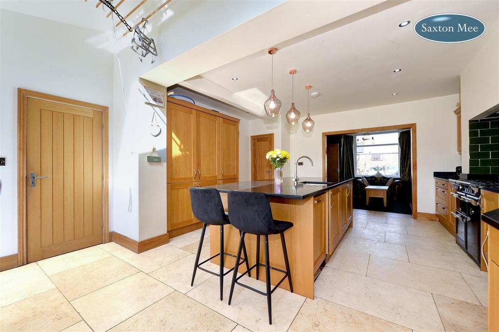 Dining room 7164 65 66 69 70.jpg