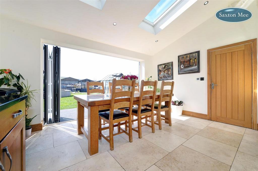 Diningroom 7161 2 3.jpg