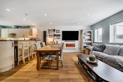 61 Bolts Croft, Chippenham, SN15 3GQ