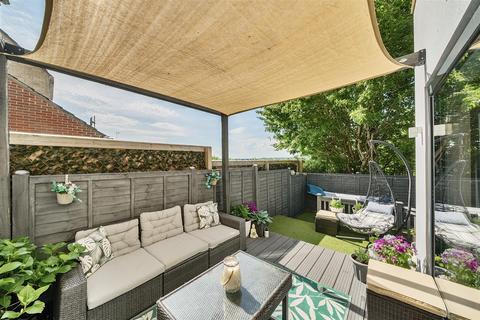 61 Bolts Croft, Chippenham, SN15 3GQ