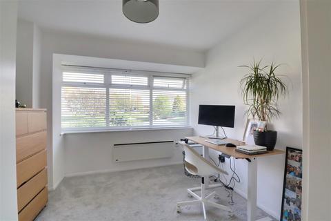 36 Greystone Avenue, Worthing, BN13 1LR