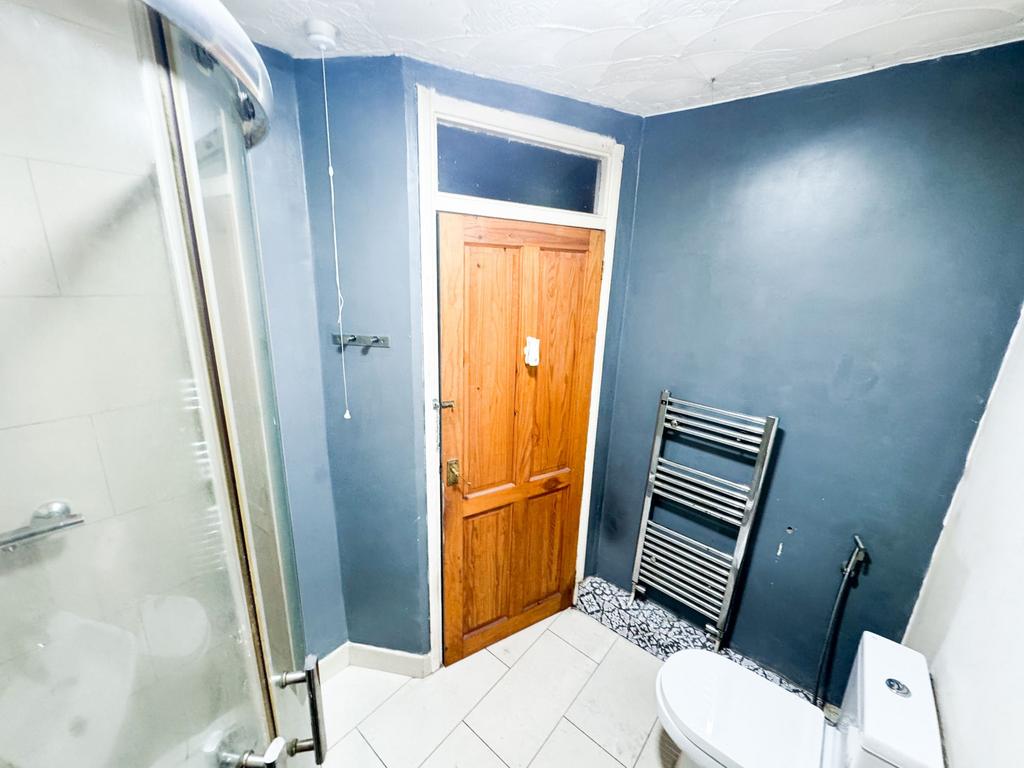 Sheringham Av E15