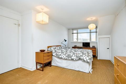 12 Silverknowes Hill, Edinburgh, EH4 5HE