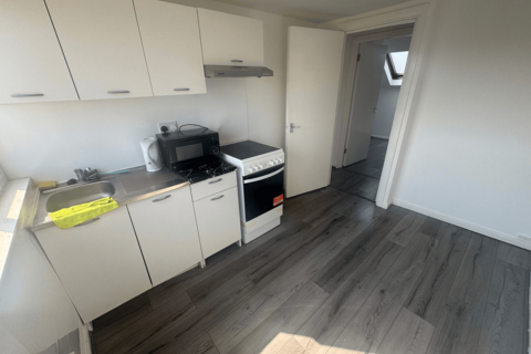 Studio to rent, Croydon CR0