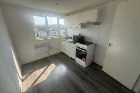 Studio to rent, Croydon CR0