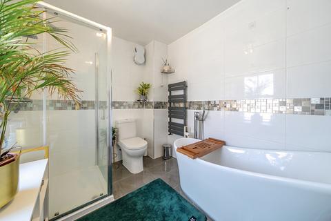 6 Manor Road, London, SE25 4TA