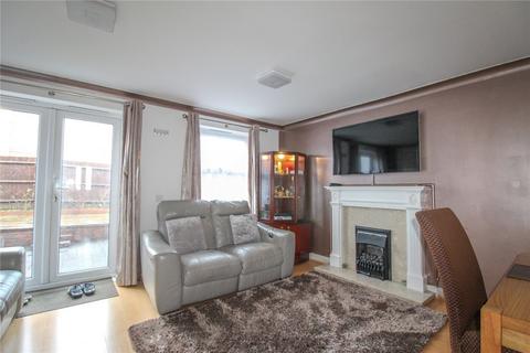 76 Lamplighters Walk, Trowbridge, BA14 0NF