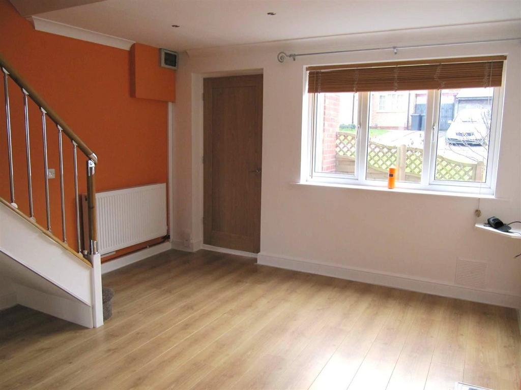 Lounge1.jpg
