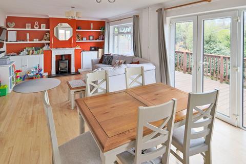 66 Coulsdon Road, Coulsdon, CR5 2LB