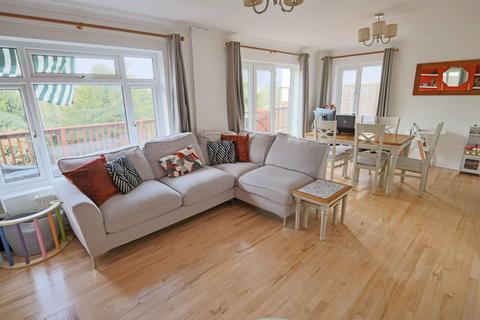 66 Coulsdon Road, Coulsdon, CR5 2LB