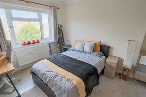 66 Coulsdon Road, Coulsdon, CR5 2LB