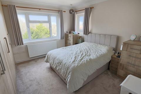 66 Coulsdon Road, Coulsdon, CR5 2LB