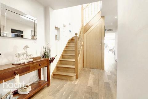 141 Ravenor Park Road, Greenford, UB6 9QZ
