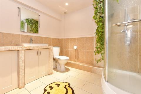 36 Chalcroft Road, Folkestone, CT20 3NG