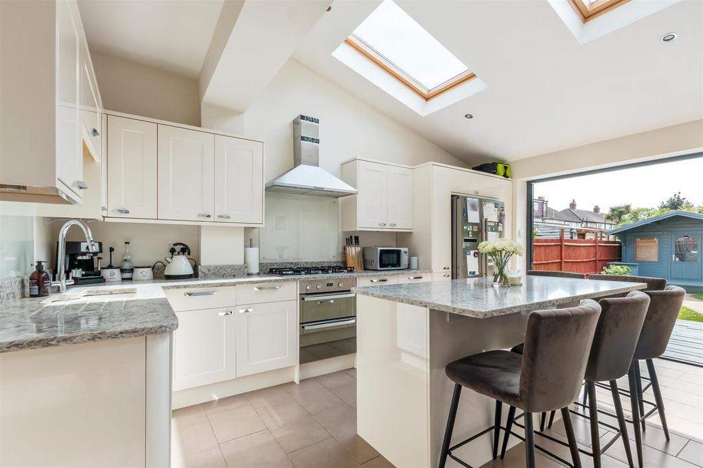 Kitchen &amp; Dining