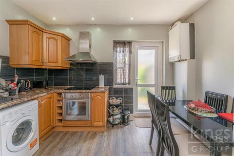 2 bedroom flat for sale, Mount Pleasant Road, London