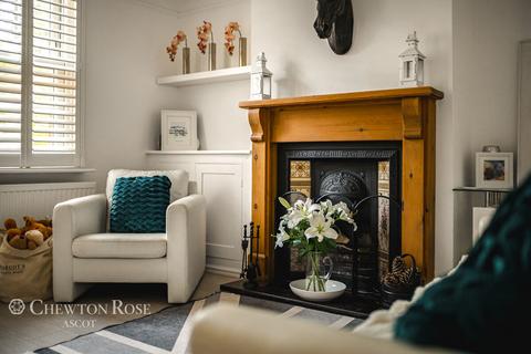 2 bedroom cottage for sale, London Road, ASCOT