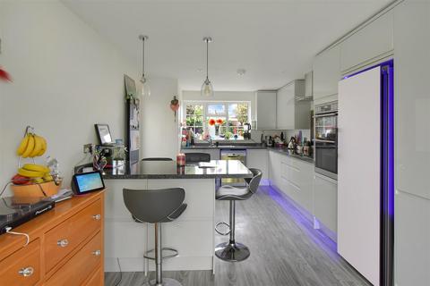 2 Acre Walk, Clare, Sudbury, CO10 8RG
