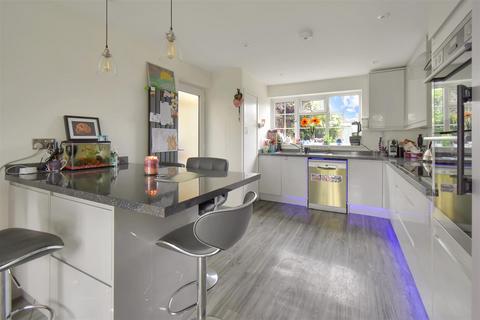 2 Acre Walk, Clare, Sudbury, CO10 8RG