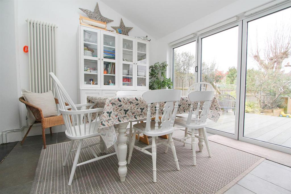 Breakfast area.jpg