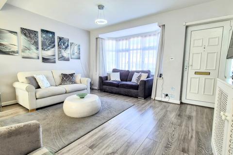 3 bedroom terraced house for sale, Pembroke Road, N13