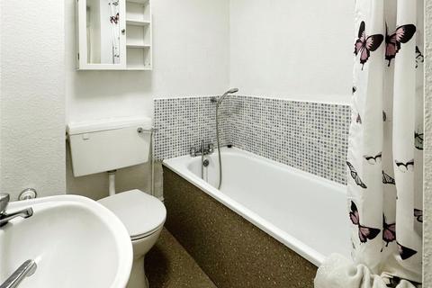 1 bedroom flat to rent, Seaside Road, East Sussex BN21