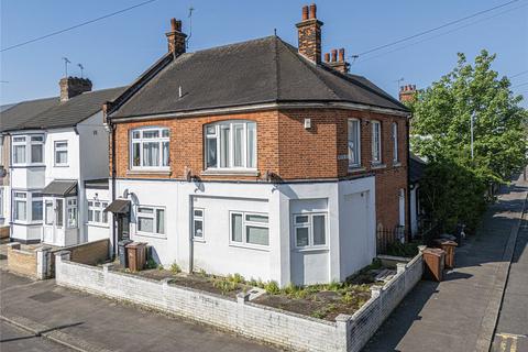 1 bedroom apartment for sale, Bennett Road, Romford RM6