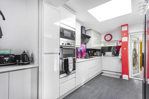 71 Nelson Gardens, Hounslow, TW3 3UJ