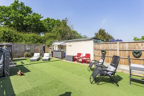 71 Nelson Gardens, Hounslow, TW3 3UJ