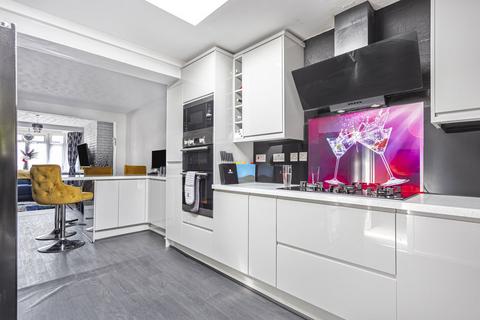 71 Nelson Gardens, Hounslow, TW3 3UJ