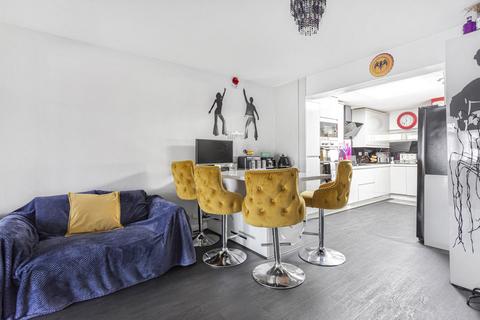 71 Nelson Gardens, Hounslow, TW3 3UJ