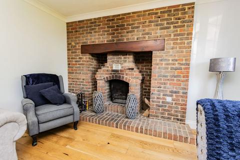 5 bedroom detached house for sale, Weald View, Staplecross