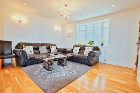 undefined, Balmoral Drive, Borehamwood