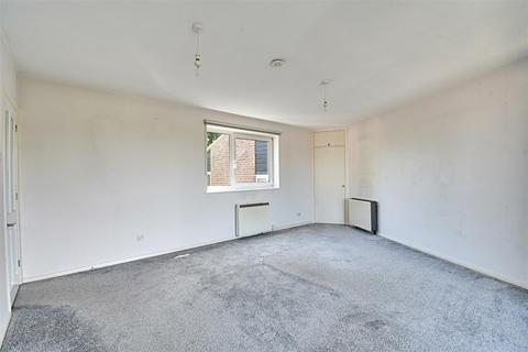 1 bedroom flat for sale, The Spinney, Hertford SG13