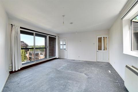 1 bedroom flat for sale, The Spinney, Hertford SG13
