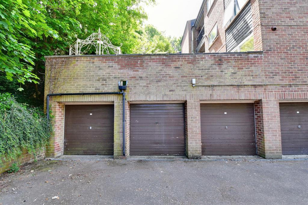 Garage.jpg