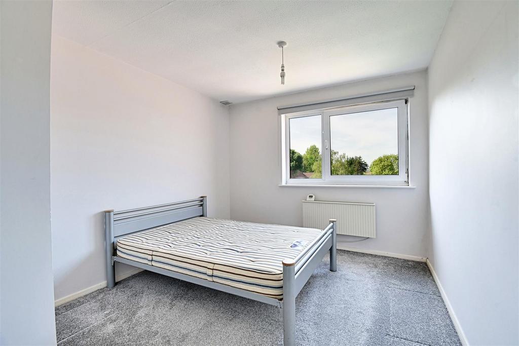 Bedroom 1 1.jpg