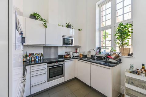 2 bedroom flat for sale, Kingsway Square, Battersea Park, London, SW11