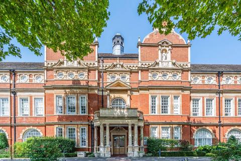 Kingsway Square, Battersea Park, London, SW11
