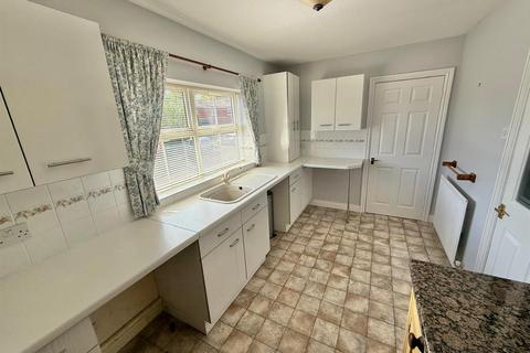 5 Bishopton Drive, Macclesfield, SK11 8TS