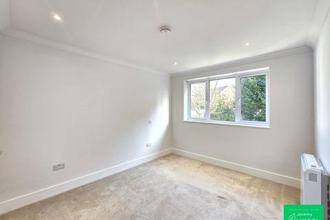 2 bedroom flat to rent, Park Gate, East Finchley, N2