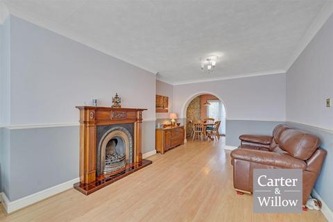 3 bedroom semi-detached house for sale, Goresbrook Road, Essex