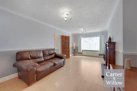 3 bedroom semi-detached house for sale, Goresbrook Road, Essex
