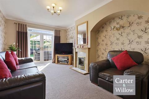 3 bedroom terraced house for sale, Heathway, Dagenham, Essex