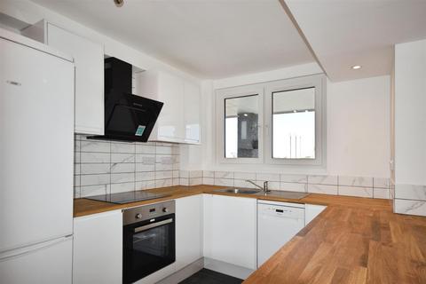 1 bedroom flat for sale, Justin Close, Brentford