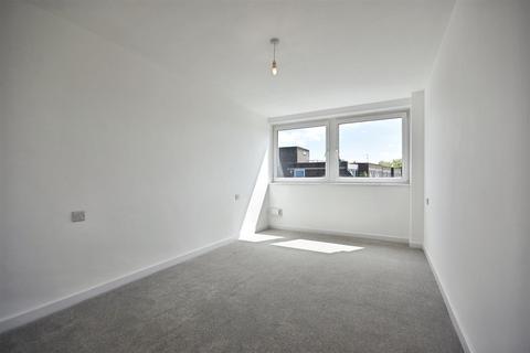 1 bedroom flat for sale, Justin Close, Brentford