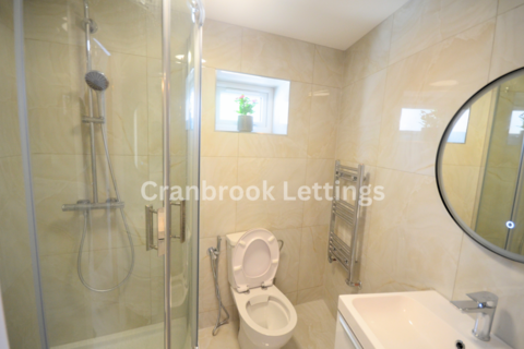 Studio to rent, Ilford, IG6