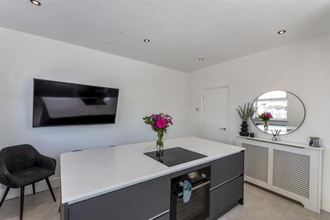 1 Brecklands, Rotherham, S60 4JL