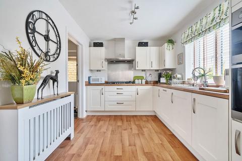 7 Cannings Close, Broughton Gifford, Melksham, SN12 8FQ