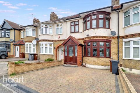 3 bedroom terraced house for sale, Fourth Avenue, Romford, RM7 0UB